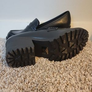 Women's black platform loafers size 11
